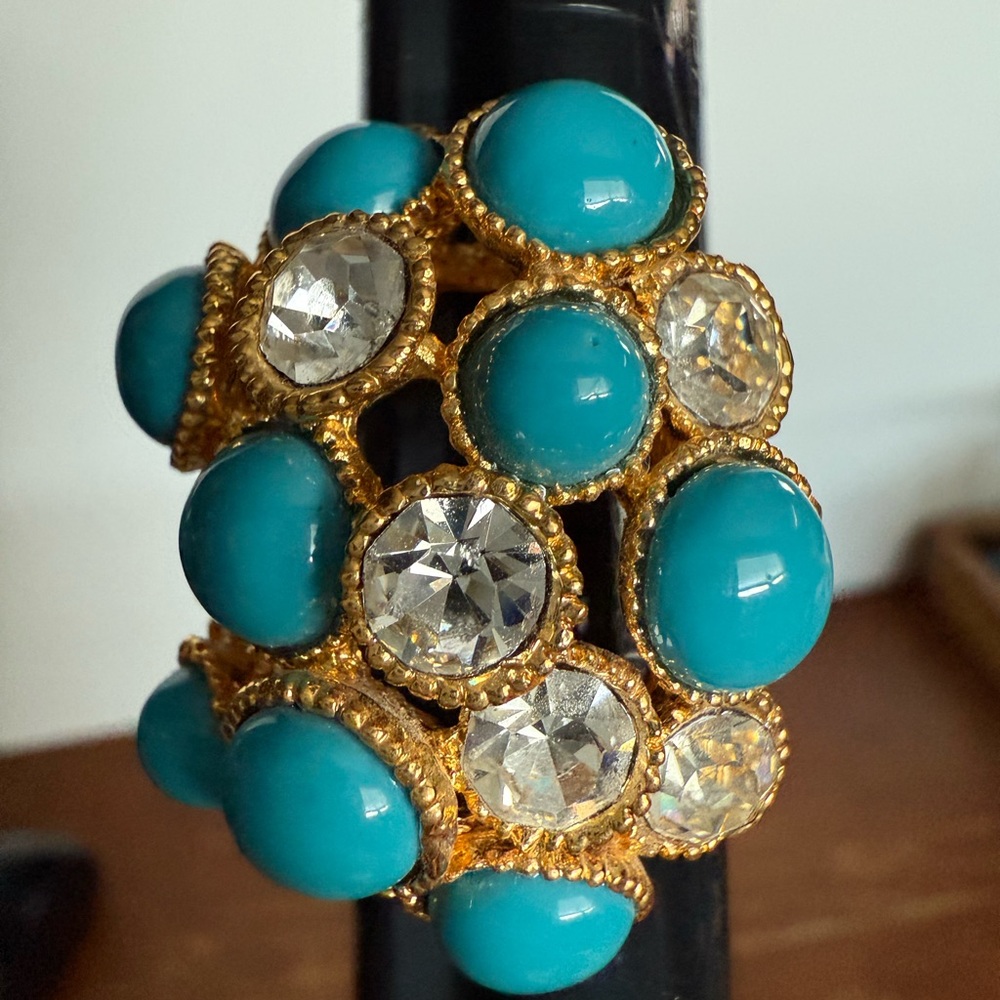 Gold tone and turquoise color costume ring - Picture 7 of 14